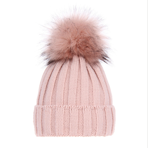 Dames wintermuts, roze, met garen pompon, Mokka