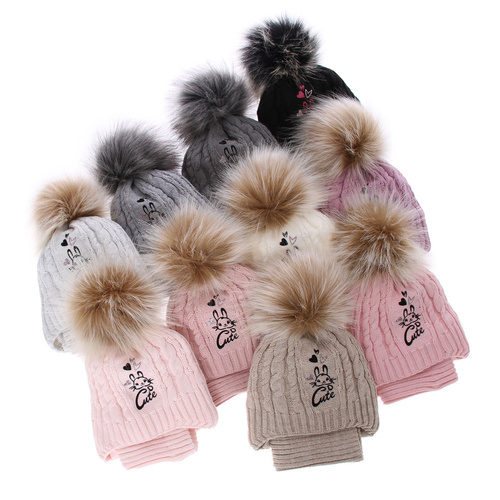 Meisjes winter set muts en buissjaal, zwart, met garen pompon, Treccia