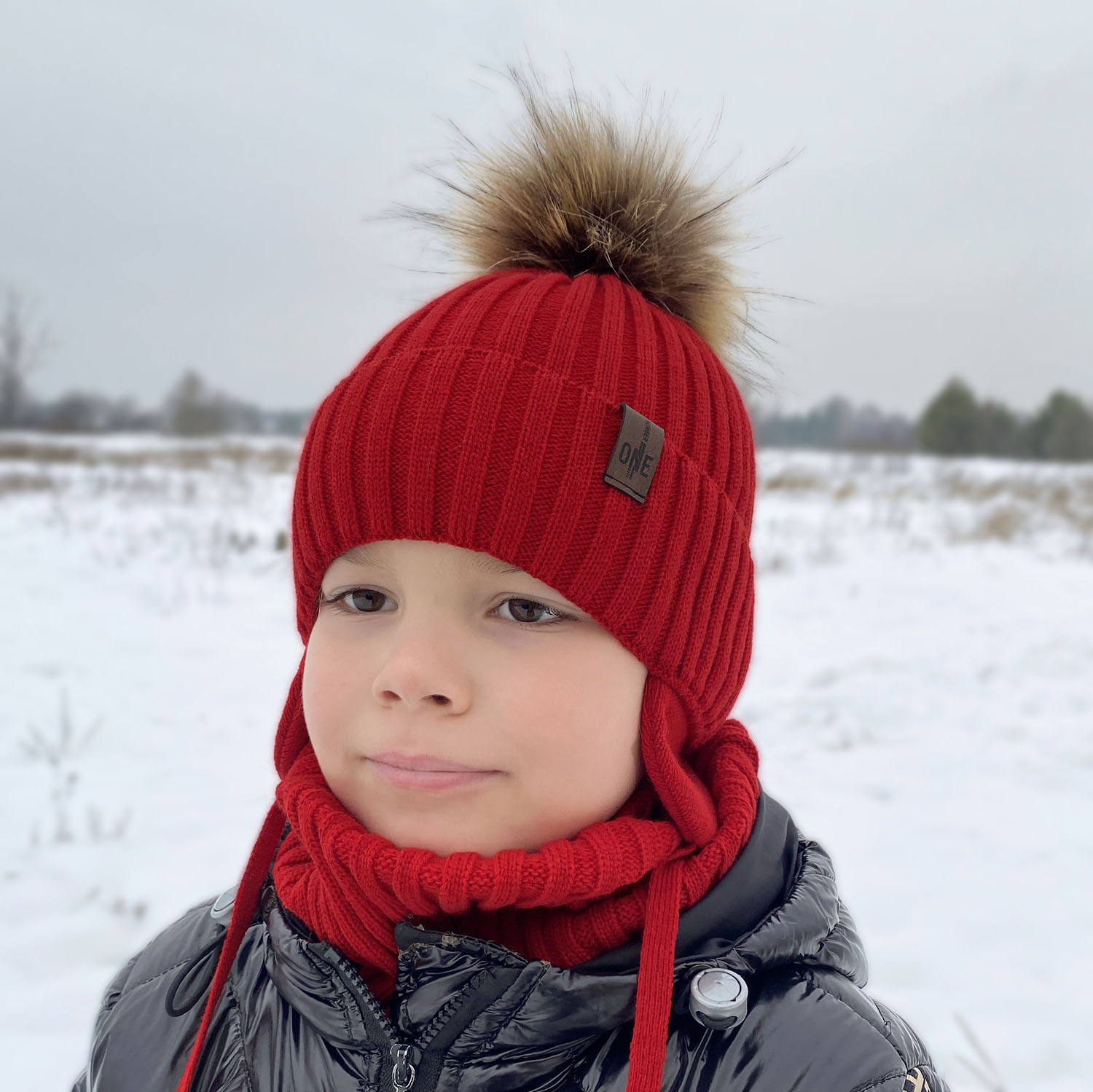 Jongens winter set muts en sjaal, rood, met garen pompon, Puzel