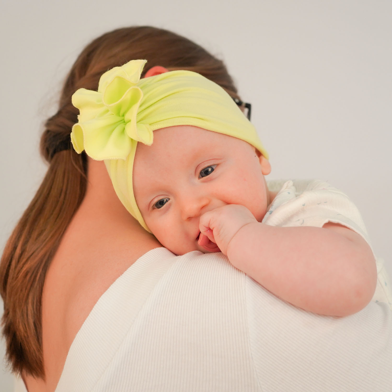 Meisjes herfst/lente muts, roze, met decoratieve plooien, Werka