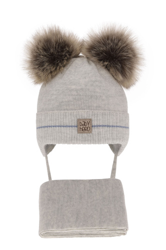 Ensemble d'hiver garçon: bonnet et écharpe, gris clair, avec deux pompons, avec liens, Melon