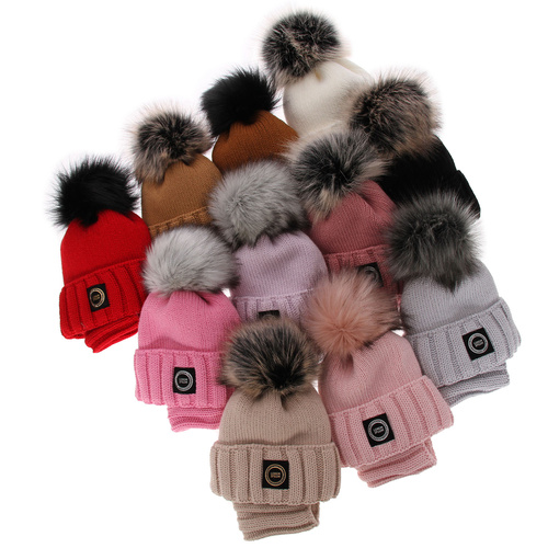 Meisjes winter set muts en buissjaal, bruin, met garen pompon, Hendi