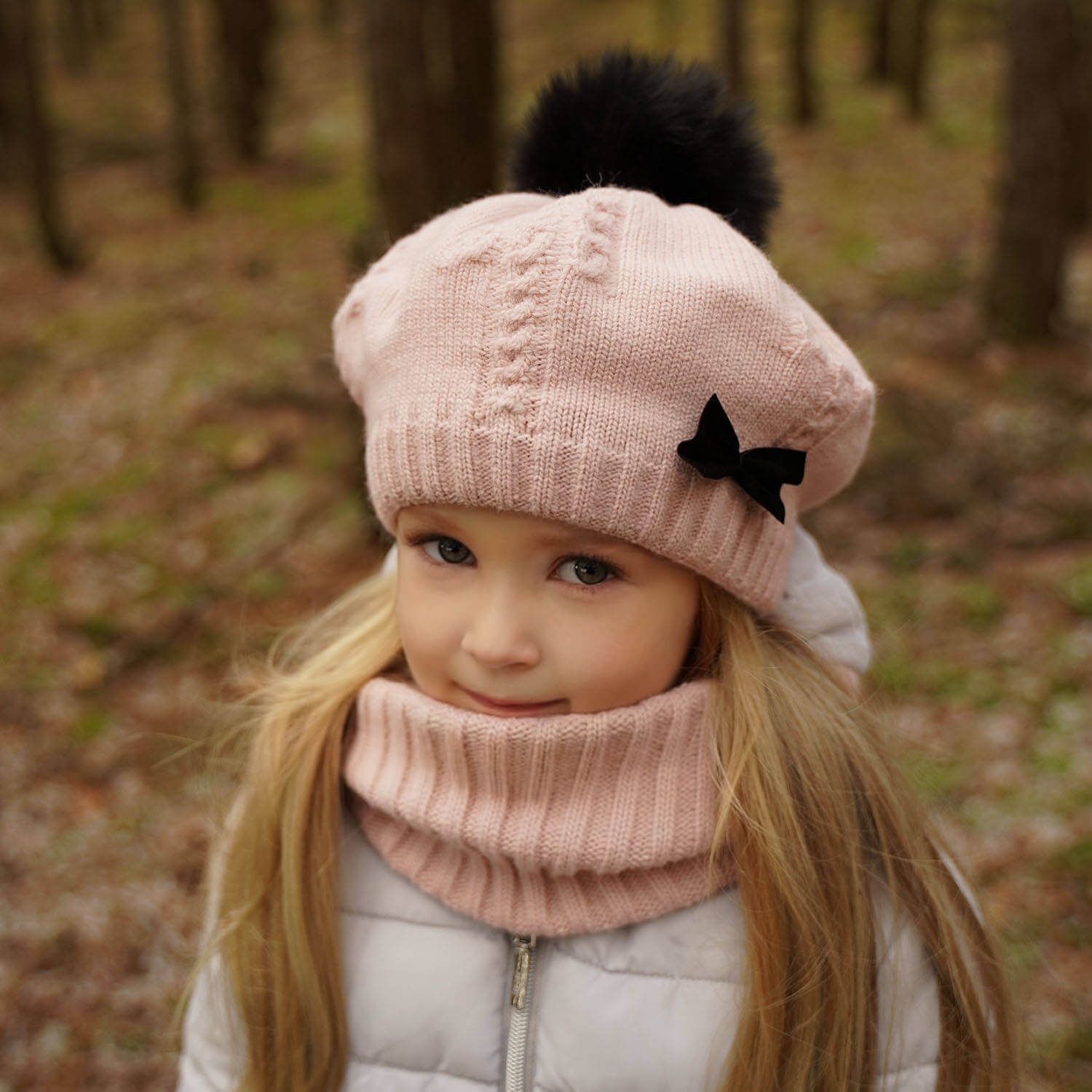 Meisjes winter set muts en buissjaal, crème, met garen pompon, Amora