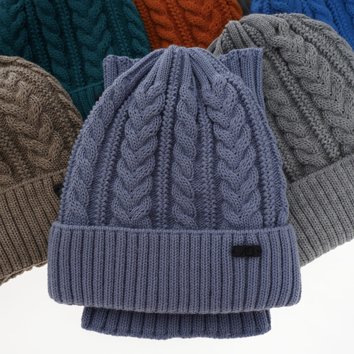 Ensemble d'hiver garçon: bonnet et snood, gris foncé, avec écusson, Colins