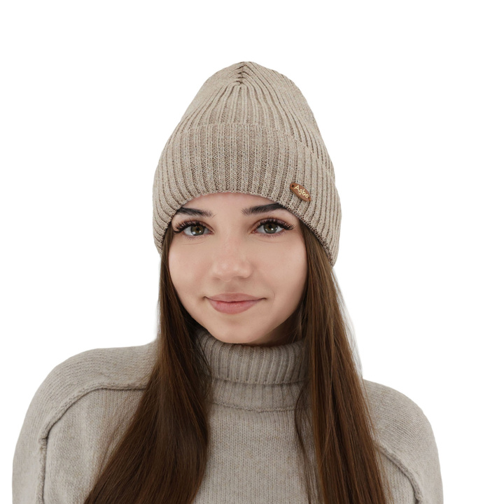 Beige dames wintermuts met merinowol Shila
