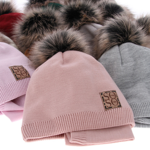 Meisjes winter set muts en buissjaal, zwart, met garen pompon, Apolinka