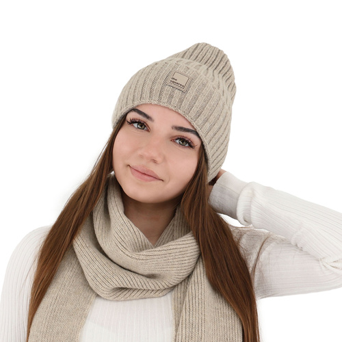 Bonnet d'hiver femme, blanche, avec laine mérinos, Benedetta