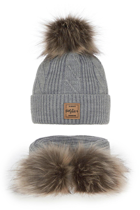 Ensemble d'hiver fille: bonnet et écharpe, gris, avec deux pompons, Gabriela