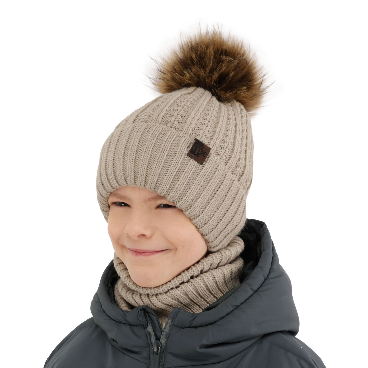 Ensemble d'hiver garçon: bonnet et snood, marron, avec pompon, Lars