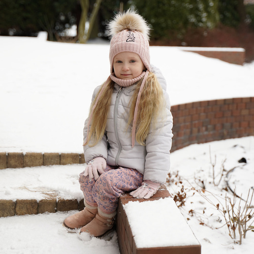 Meisjes winter set muts en buissjaal, zwart, met garen pompon, Treccia