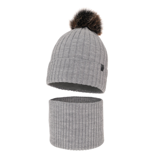 Ensemble d'hiver garçon: bonnet et snood, gris clair, avec pompon, Relax