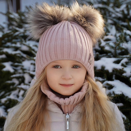 Meisjes winter set muts en buissjaal, roze, met twee pompons garen, met bindkoorden, Telisa