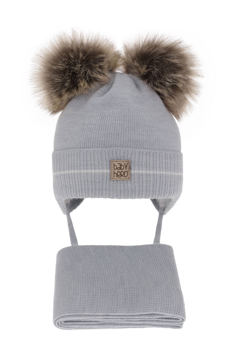 Ensemble d'hiver garçon: bonnet et écharpe, bleu clair, avec deux pompons, wiązany Melon